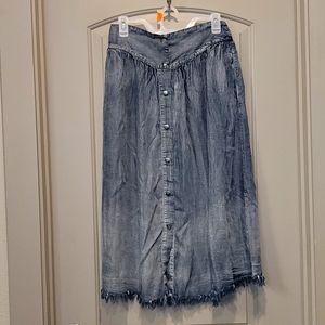 Denim skirt by Easel, size Medium, pleated drop waist, snaps up, frayed hemline